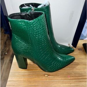 Green snake skin, Ankle booties , point toe